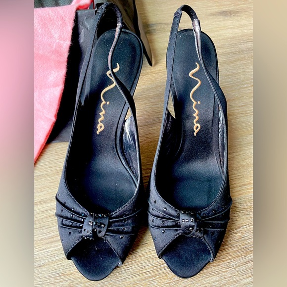 Nina Vintage Black Satin Heels from mid 1990’s
Size 8M - Picture 2 of 10